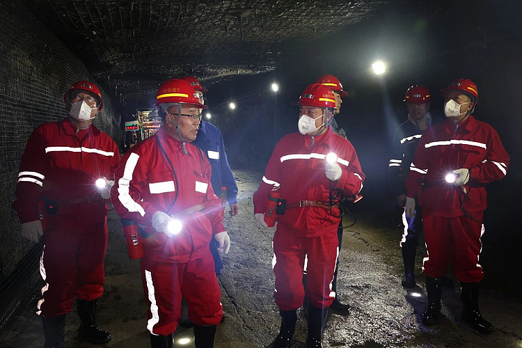 崔飛調研指導榆陽區煤礦安全生產工作